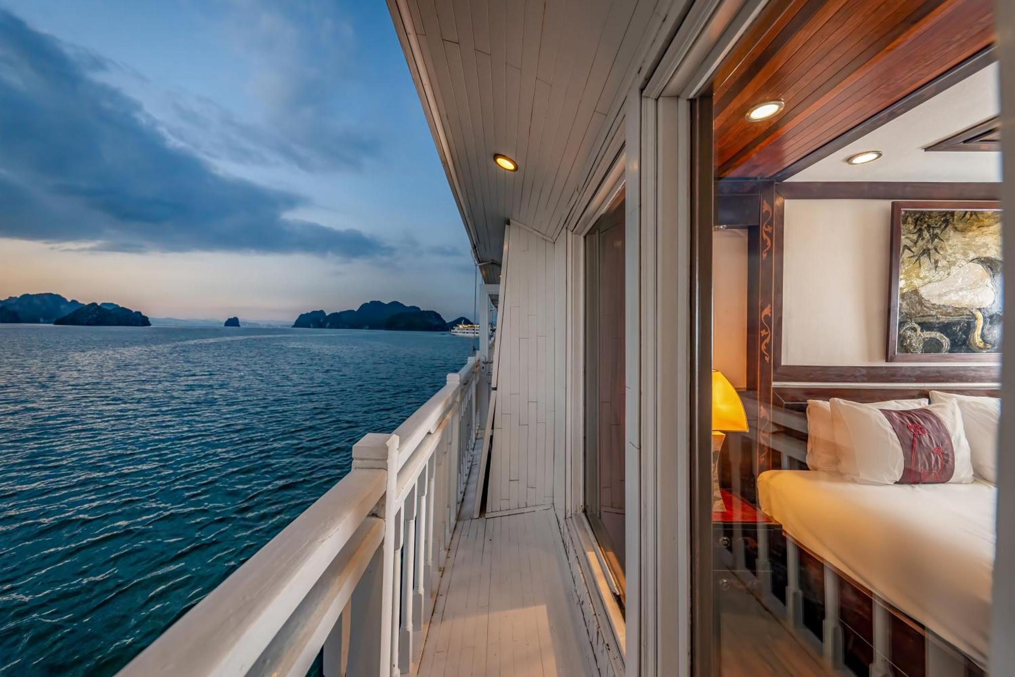 Indochina Sails Ha Long Bay Powered By Aston Hotel Exterior photo